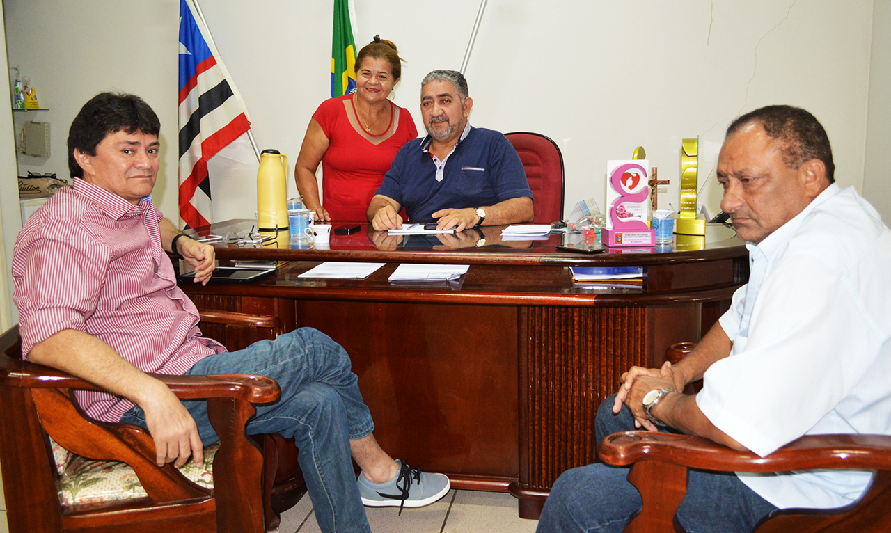 Léo Cunha visita Câmara de Vereadores em Imperatriz e propõe criação de Frente Parlamentar