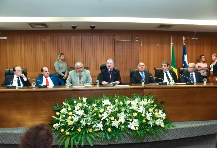 Assembleia presta homenagem ao Dr. Ruy Palhano com a “Medalha Manuel Beckman”