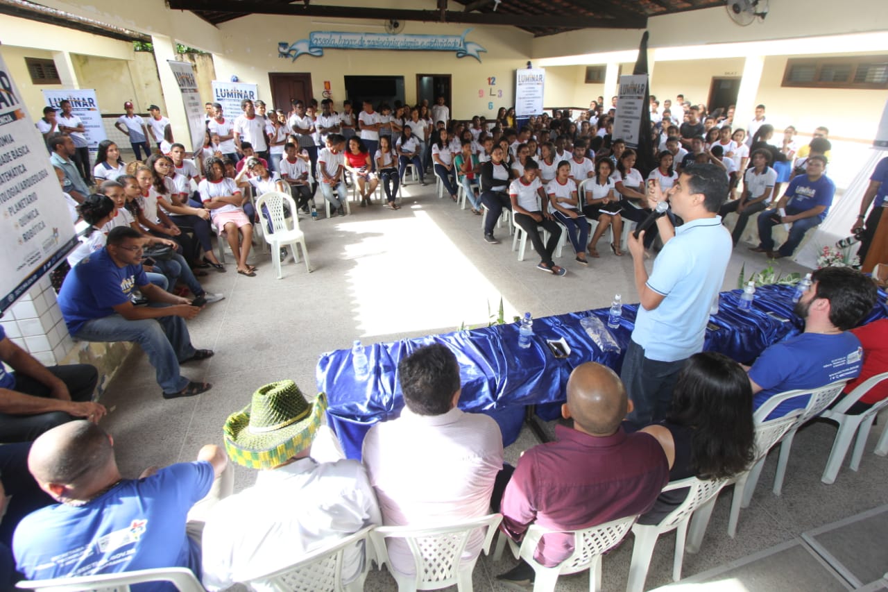 Bira participa do lançamento do 