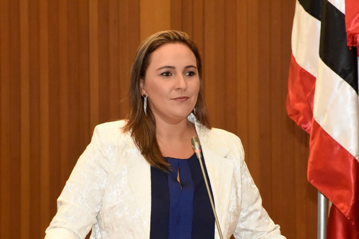 Nina Melo solicita benefícios para municípios maranhenses