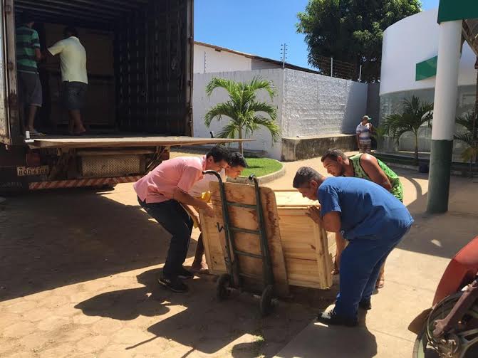 Marco Aurélio acompanha chegada de equipamentos para UPA em Imperatriz