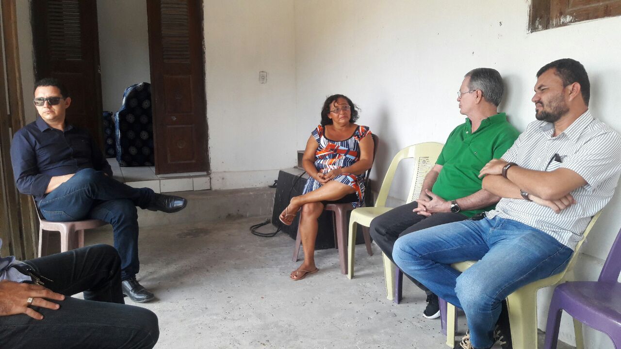 Levi Pontes se reúne com a vereadora Divina e lideranças da cidade de Santo Amaro