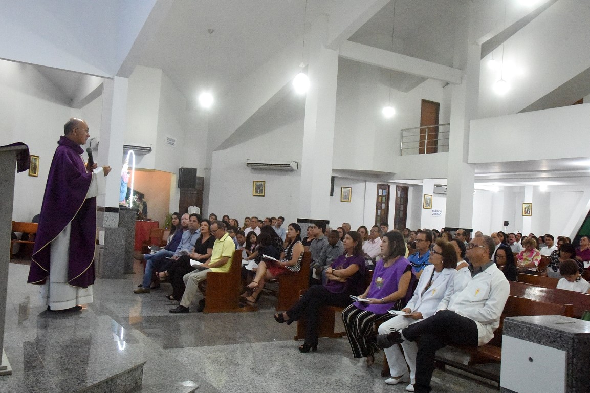 Presidente em exercício da Assembleia participa de Missa de Sétimo Dia de seu pai, o jornalista Othelino Filho