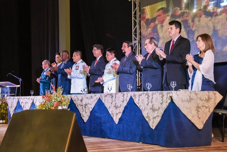 Verde é homenageado pelos Bombeiros e representa a Assembleia em concorrida cerimônia