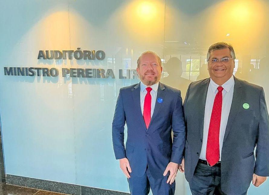 Em Brasília, Othelino prestigia posse do ministro Bruno Dantas na Presidência do TCU