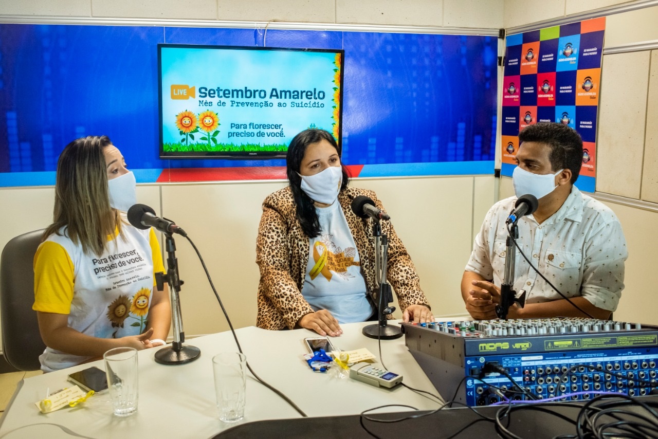Psicóloga Gabrielle Romanho e a terapeuta ocupacional Isabelle Campos abordam o tema na live transmitida pela Rádio Assembleia Online