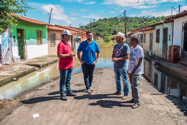 Fábio Macedo vai a Pedreiras verificar estragos provocados por chuvas 