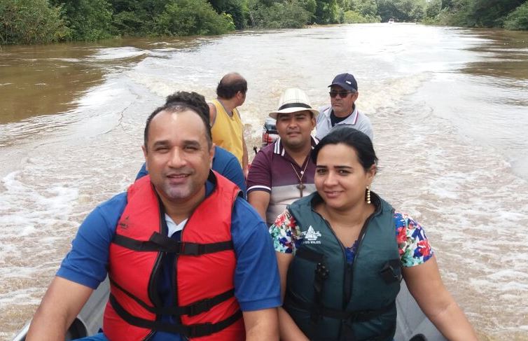 Deputado Roberto Costa visita famílias ribeirinhas e avalia nível do Rio Mearim