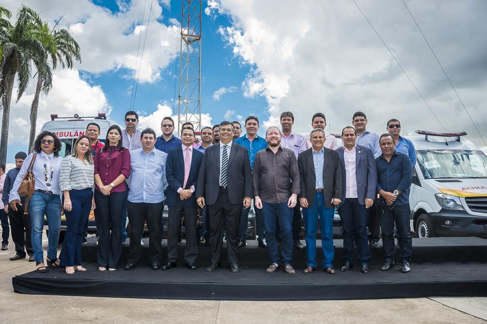 Deputados participam de entrega de ambulâncias para mais quatro municípios maranhenses