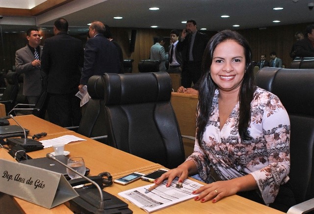 Ana do Gás faz balanço de atividades na Assembleia e em prol de municípios maranhenses