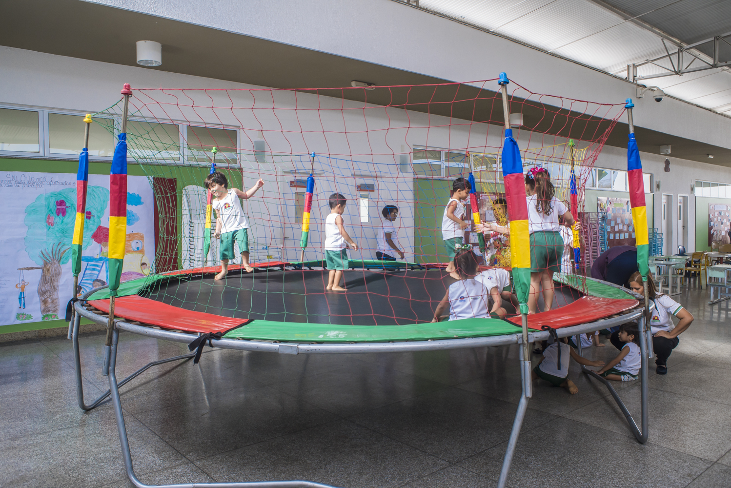 Alunos da Creche-Escola Sementinha participam de festa em comemoração ao Dia das Crianças