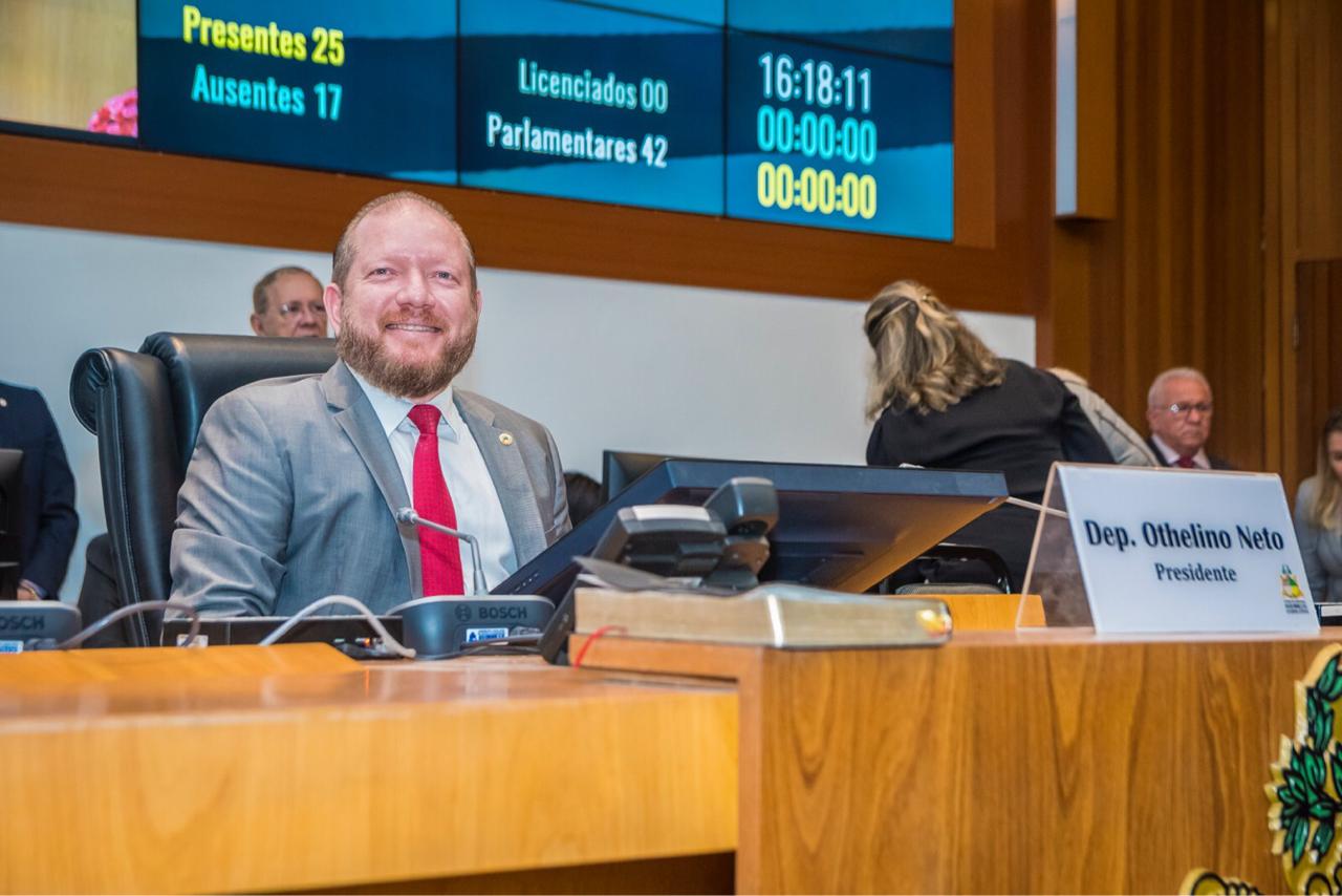 Aprovado projeto de Othelino Neto que institui o "Abril Marrom" 