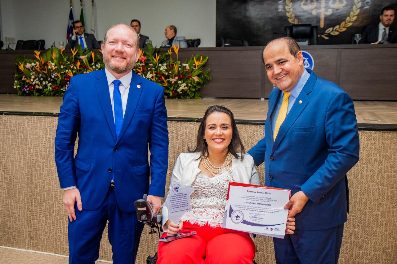 Andreia Rezende recebe homenagem do Ministério Público