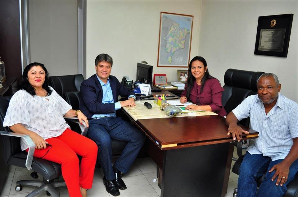 Ana do Gás e secretários discutem melhorias para quilombolas em Chapadinha