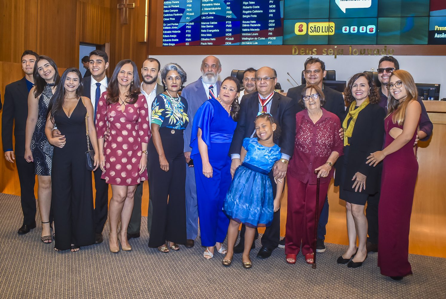 Assembleia homenageia o empresário Antônio Oliveira 