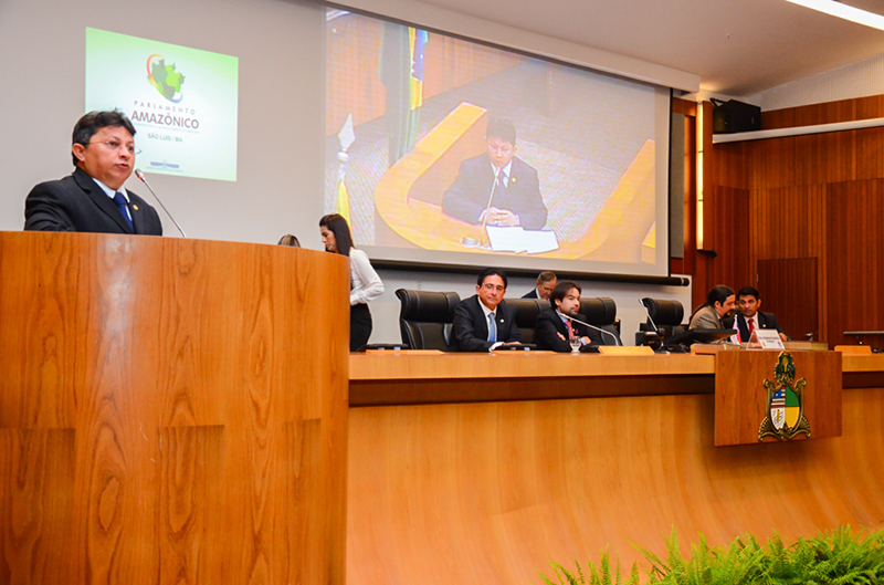 Deputado Sinésio Campos defende fortalecimento do Parlamento Amazônico