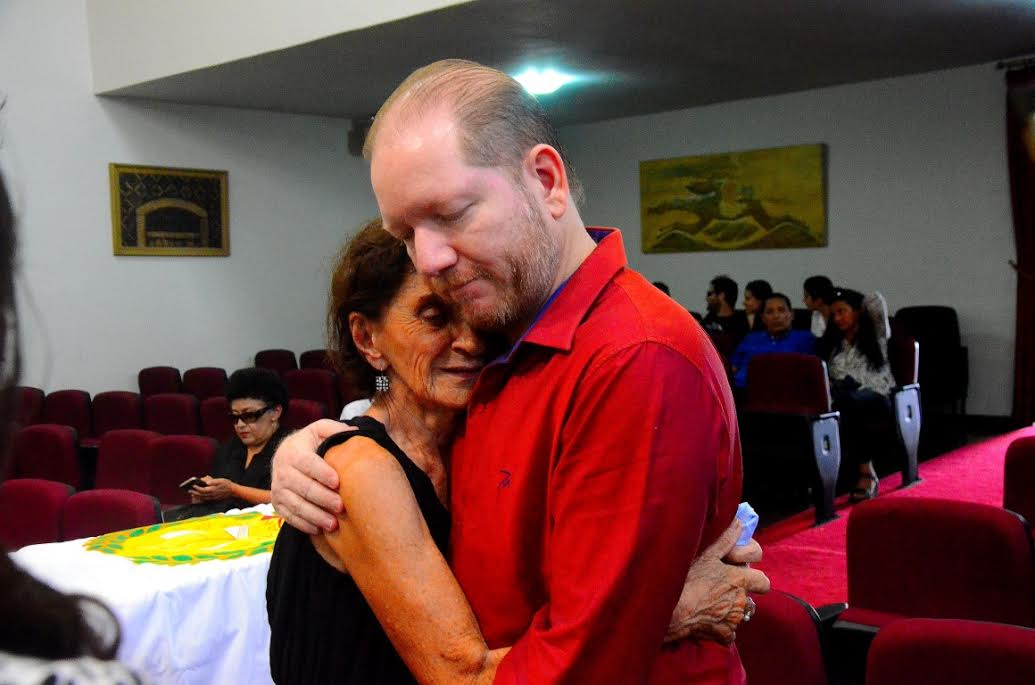 Deputado Othelino Neto presta homenagem ao poeta Nauro Machado