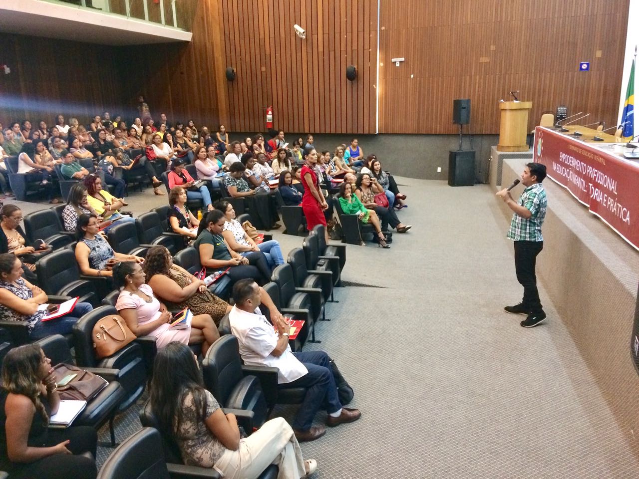 "Atuamos em defesa da educação e estamos de olho nas escolas", afirma deputado Wellington 