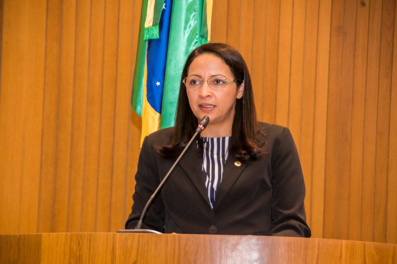 Francisca Primo defende moradores do Habitacional Eco Buriticupu que enfrentam problemas no abastecimento de água