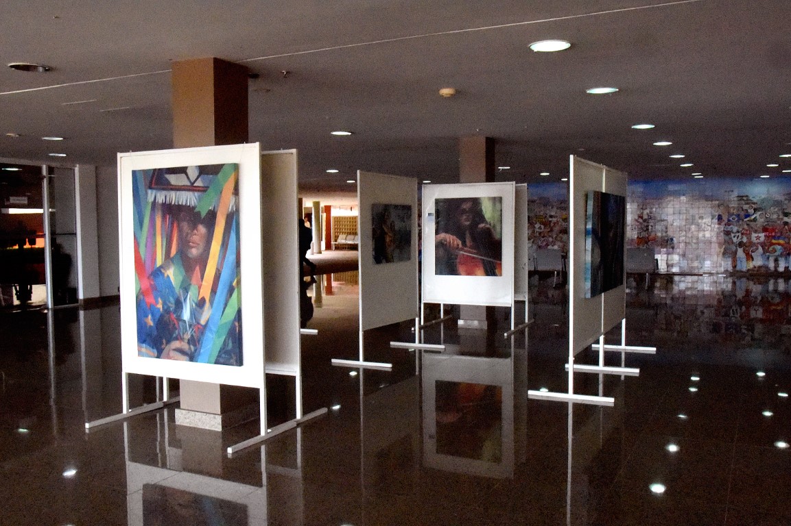 Assembleia promove Exposição Retratos do artista plástico Pascal Bodin