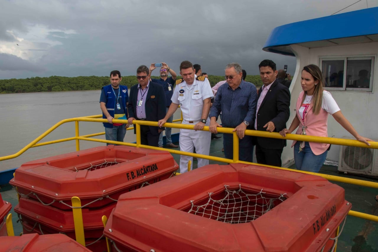 A comissão de deputados realizou a travessia na embarcação para vistoriar o serviço prestado pelos ferrys