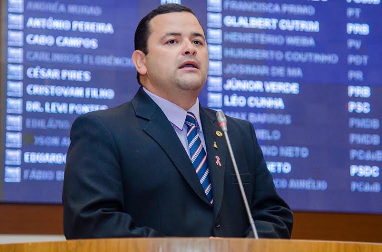 Deputado Vinicius Louro solicita mamógrafo para o município de Pedreiras