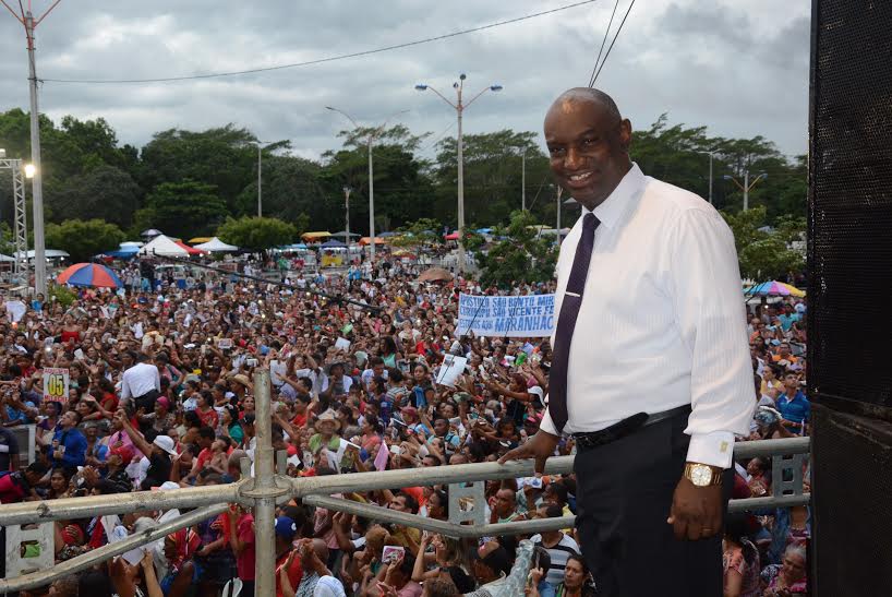 Cabo Campos participa de concentração de fé com líder da Igreja Mundial do Poder de Deus