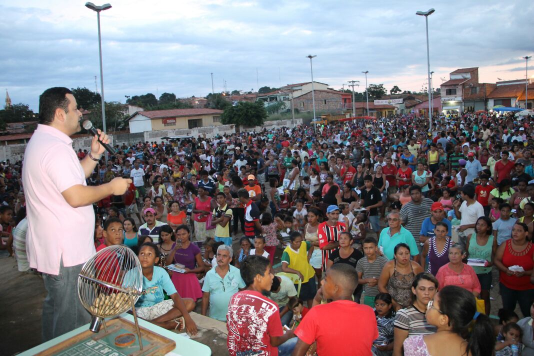 Deputado Vinicius Louro participa do Bingão das mães de Trizidela do Vale