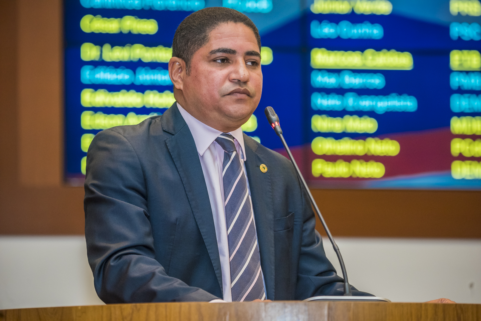 Zé Inácio parabeniza inauguração da Feira Livre no Shopping da Ilha