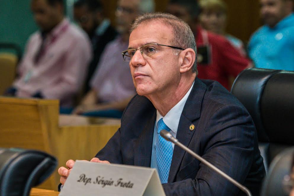 Deputado Sergio Frota solicita asfaltamento em Imperatriz