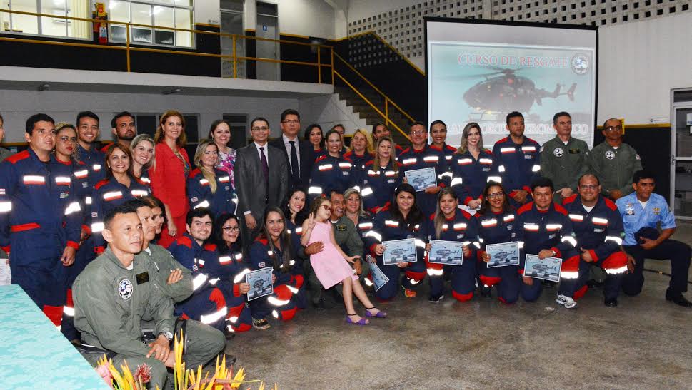 Valéria participa de cerimônia de formatura da turma de resgate e transporte aeromédico do CTA