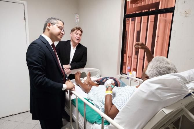 Carlos Lula elogia marcos alcançados pela saúde com atendimento no HTO e Hospital Aquiles Lisboa