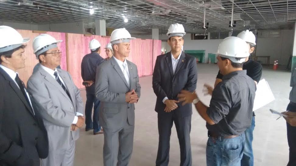 Durante vistoria, Eduardo Braide cobra a entrega de obras de ampliação do aeroporto 