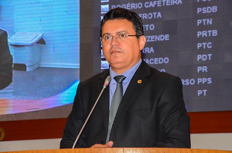 Rigo denuncia o prefeito de Barra do Corda e cobra pagamento do Piso do Magistério  