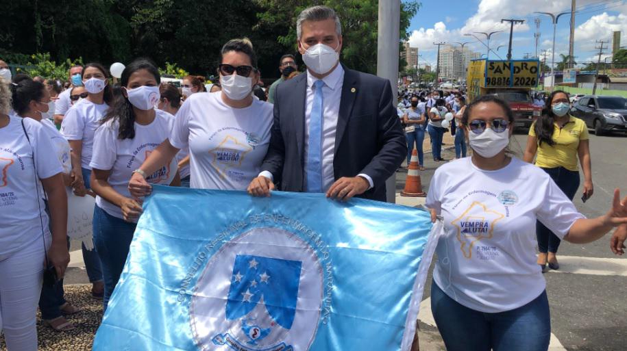 Neto Evangelista manifesta apoio ao PL que institui piso dos enfermeiros e auxiliares