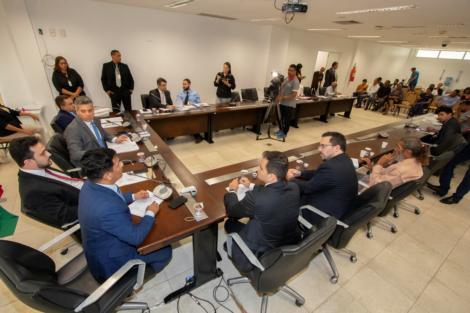 CCJ aprova Medida Provisória que dispõe sobre a estrutura orgânica da Administração Pública Estadual
