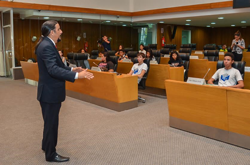 Deputado Júnior Verde resgata Parlamento Estudantil na Assembleia