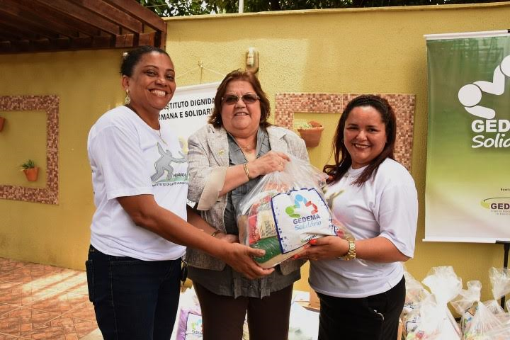 Gedema entrega donativos ao Instituto de Dignidade Humana e Solidariedade