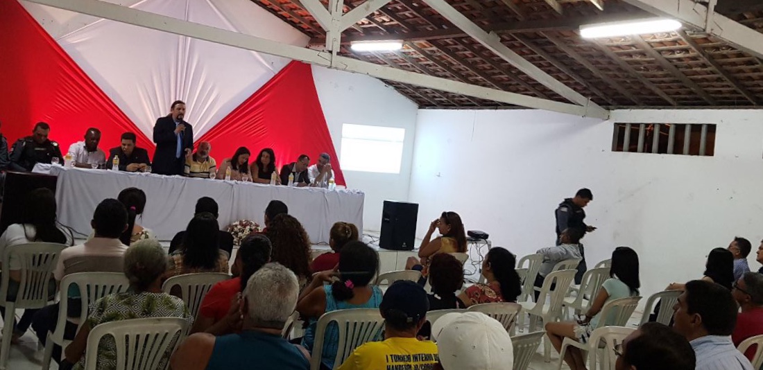 Júnior Verde conduz audiência pública por mais segurança no Planalto Anil