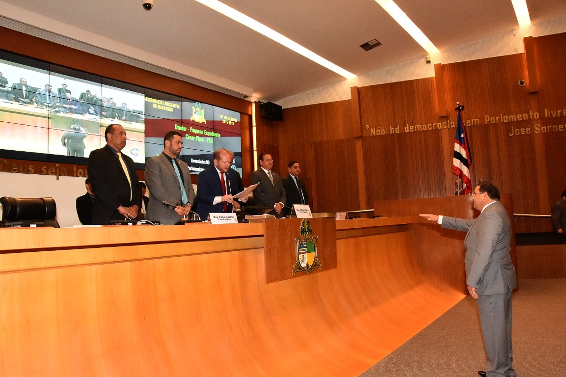 Mesa Diretora da Assembleia Legislativa empossa Jota Pinto no cargo de deputado