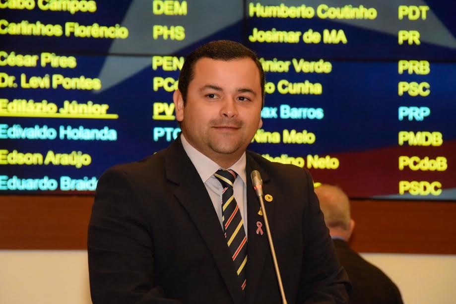 Vinicius Louro propõe prestação de contas do estado durante sessão no Plenário da Assembleia