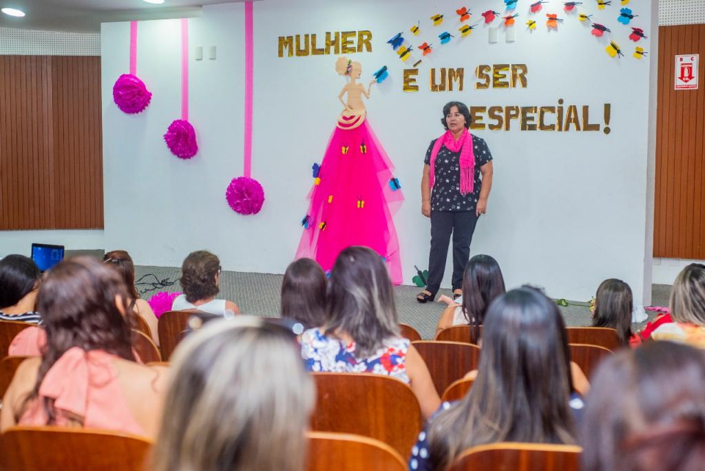 Creche-Escola Sementinha homenageia mulheres com palestras e momentos de descontração 