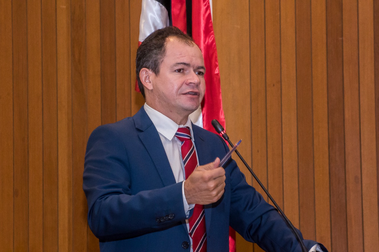 Rafael Leitoa propõe criação de TAC para funcionamento de farmácias no Maranhão