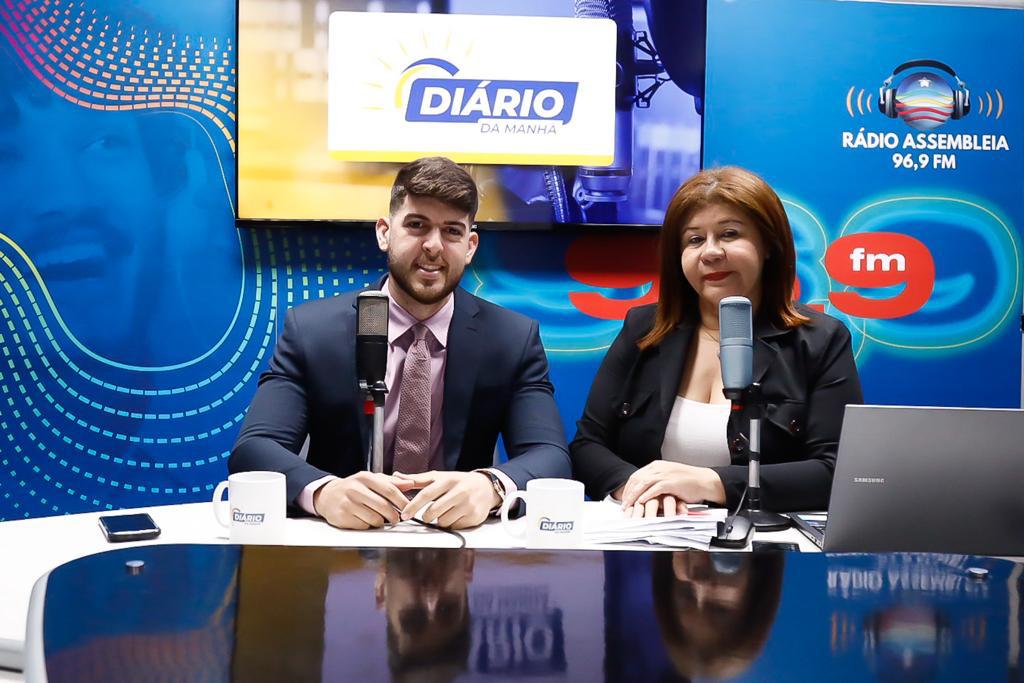 Deputado Davi Brandão com a radialista Marina Sousa, no programa ‘Diário da Manhã