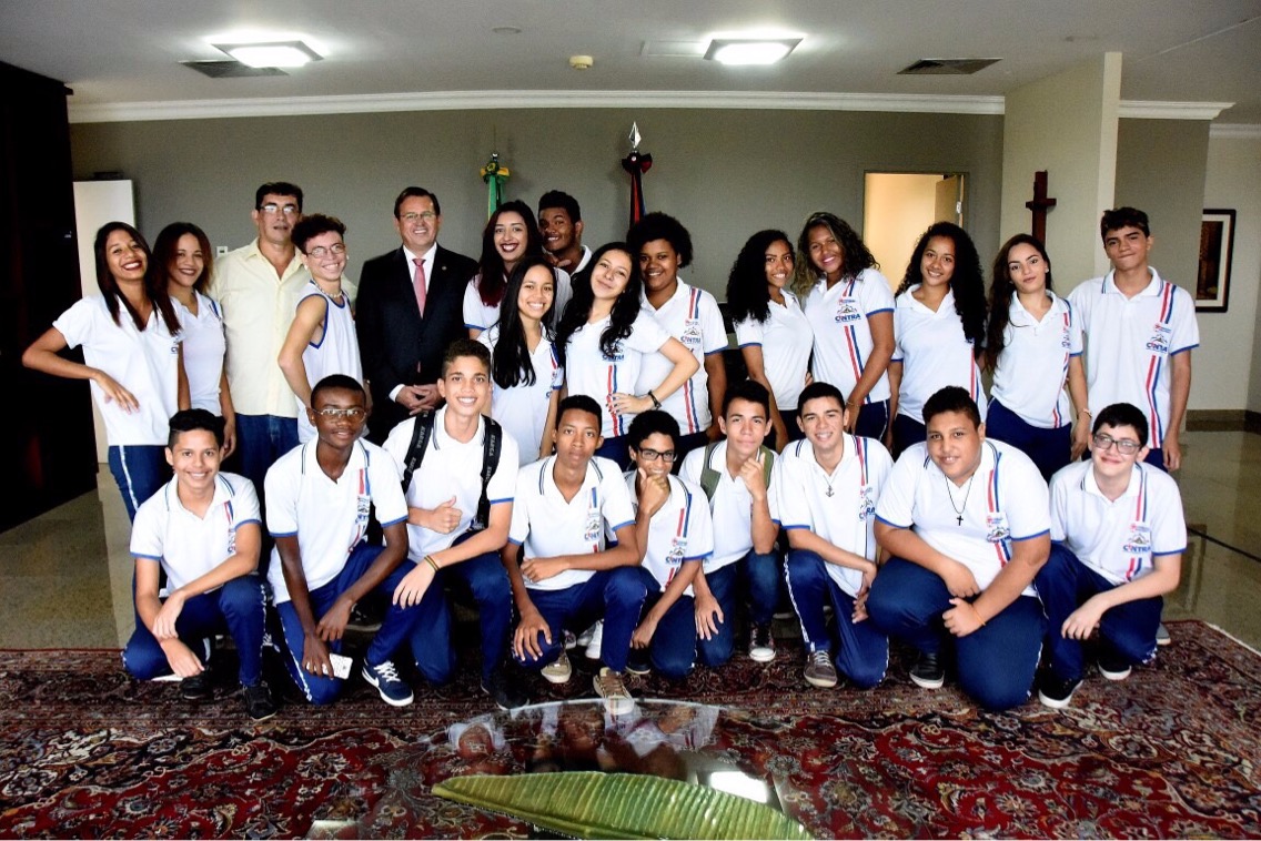 Deputado Stenio Rezende recebe visita de estudantes na Assembleia