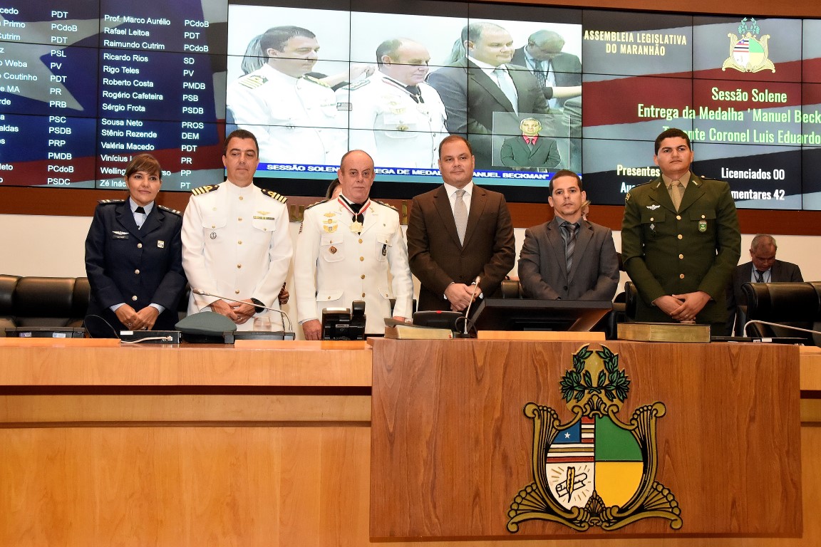 Rogério Cafeteira homenageia tenente coronel Luiz Eduardo Vaz em Sessão Solene