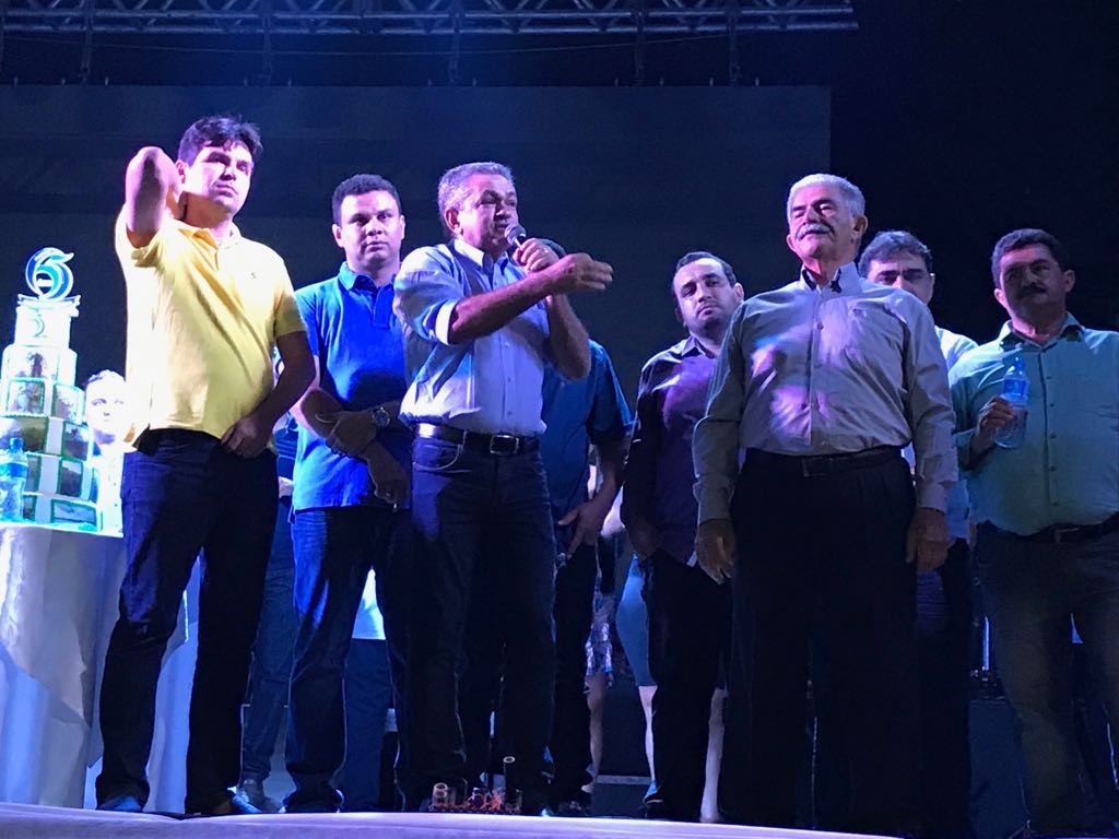 Deputado Antônio Pereira prestigia festa de aniversário de São Domingos