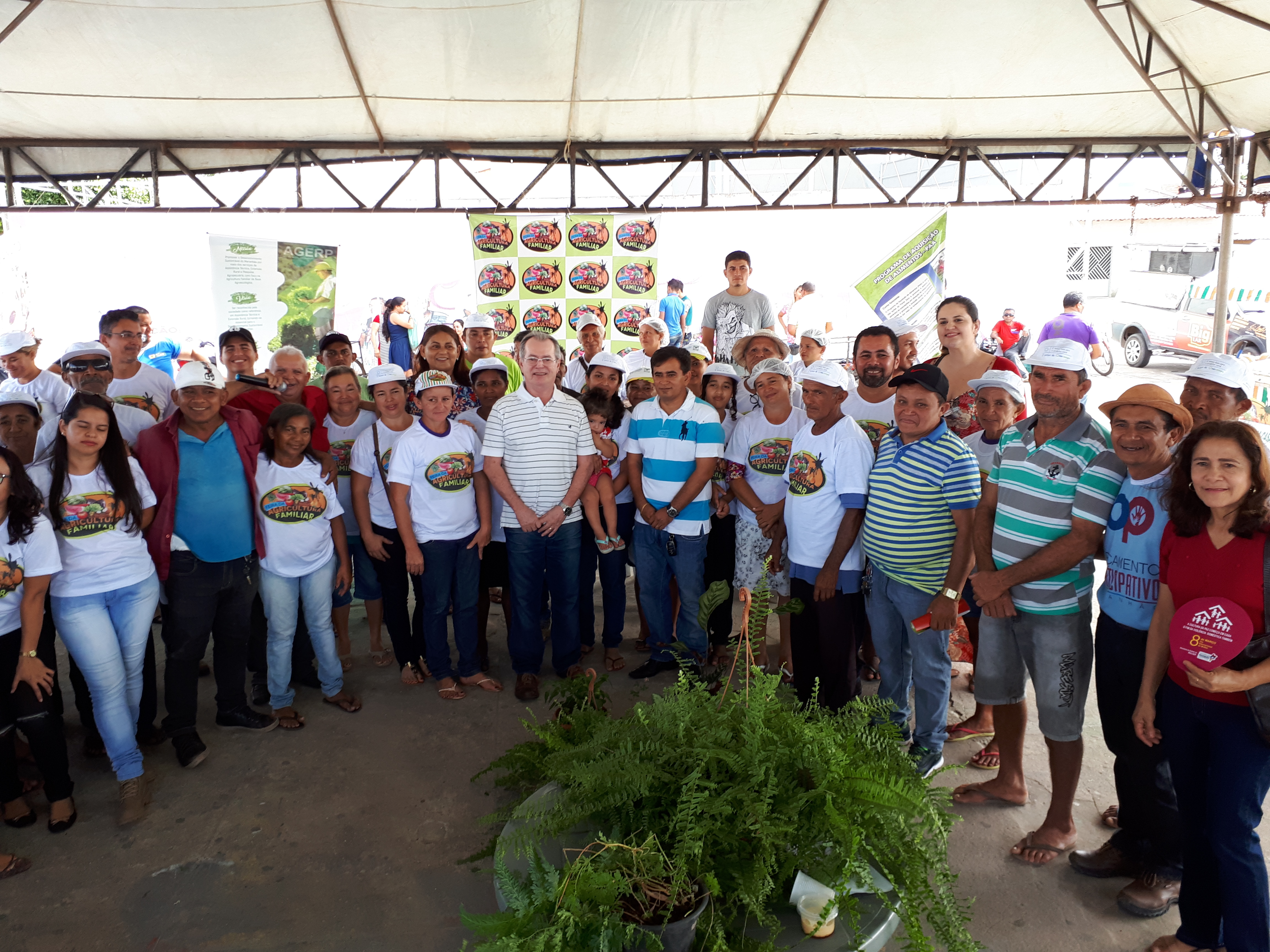 Levi Pontes prestigia Feira da Agricultura Familiar em Chapadinha