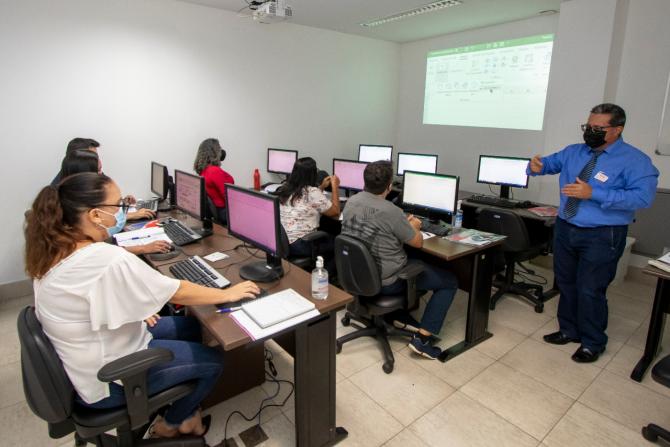 Escola do Legislativo retoma cursos presenciais de capacitação em diversas áreas