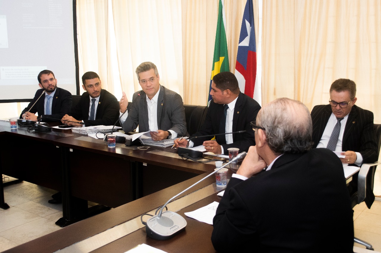 Manutenção e derrubada de vetos marcam reunião da CCJ desta terça-feira